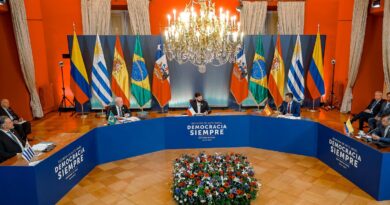 Número de autocracias supera o de democracias no mundo, diz estudo