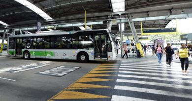 PM combate vandalismo contra ônibus em São Paulo