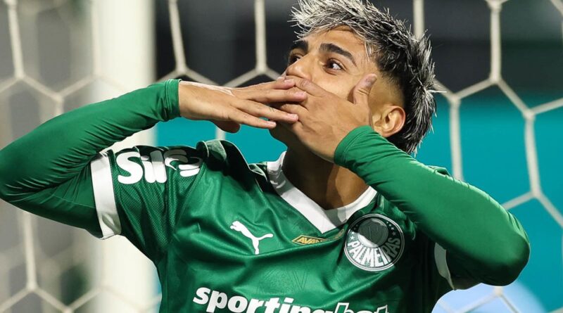 Palmeiras bate o Grêmio e cola em Cruzeiro e Flamengo no Brasileirão