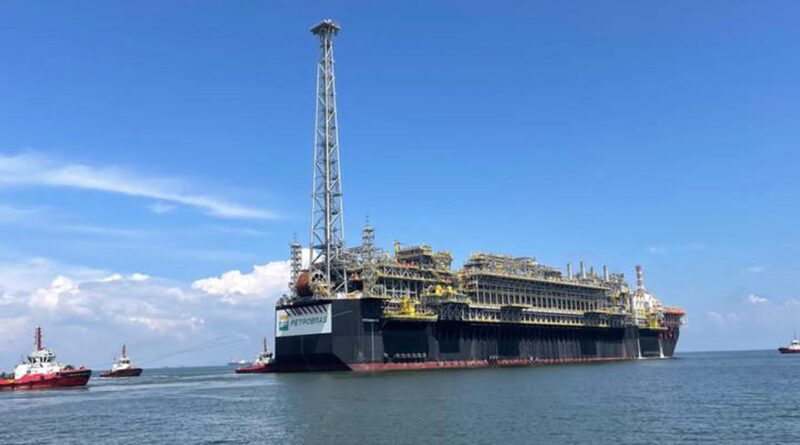 Plataforma da Petrobras que reforçará o pré-sal deixa Singapura
