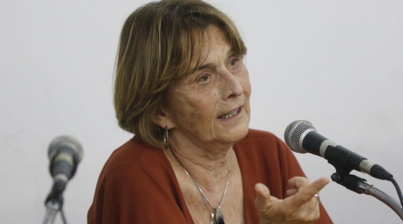 Política brasileira não enxerga ciência como solução, diz pesquisadora