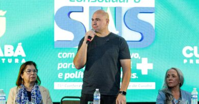 Professora deixa conferência após ser impedida de usar pronome neutro