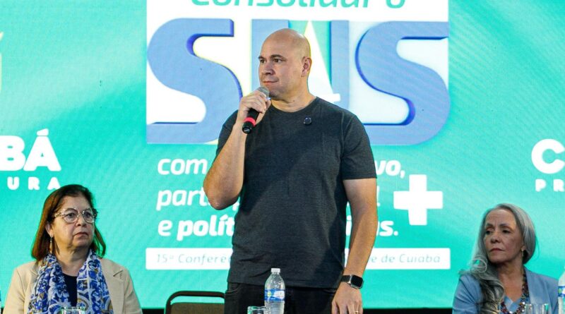 Professora deixa conferência após ser impedida de usar pronome neutro