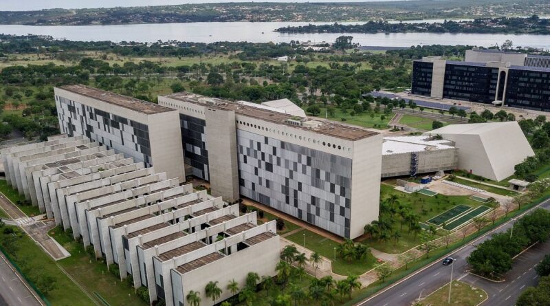 STJ critica ingerência externa no Judiciário brasileiro