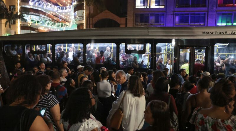 São Paulo e Baixada Santista registram 600 ataques a ônibus