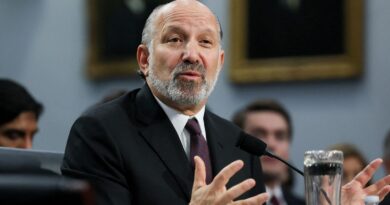 Secretário dos EUA diz que entrada em vigor de tarifas não será adiada