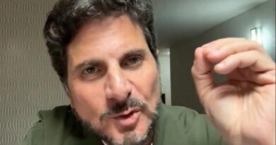 Senador Marcos do Val contraria decisão de Alexandre de Moraes e viaja para o exterior