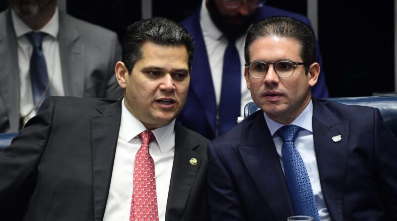 Tarifaço: Congresso pede diálogo nos campos comercial e diplomático