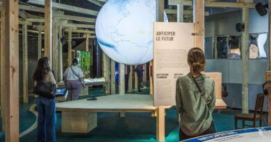 Temporada França-Brasil provoca com obras sobre IA, clima e trabalho