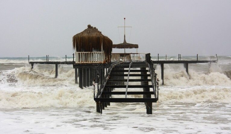 Terremoto de magnitude 8,8 no Pacífico provoca tsunami na Rússia e no Japão