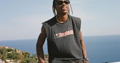 Travis Scott aparece em fast food no Rio de Janeiro; veja