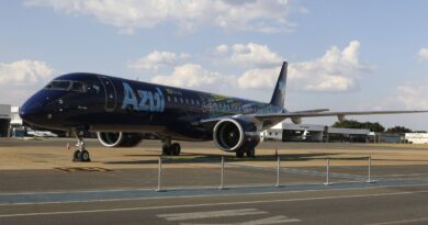 Azul encerra operações em 14 cidades