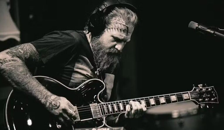 Brent Hinds, ex-líder da banda Mastodon, morre aos 51 anos em acidente de trânsito
