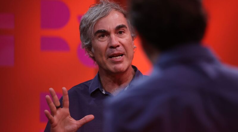 Bruno Paes Manso analisa origem e futuro das milícias no DR com Demori