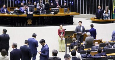 Câmara aprova bônus para servidor do INSS por revisão de benefícios