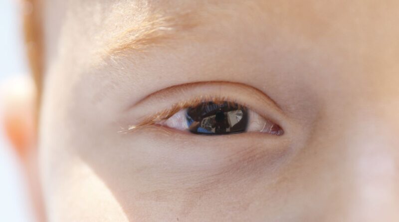 Cartilha sobre saúde ocular na infância orienta pais e professores