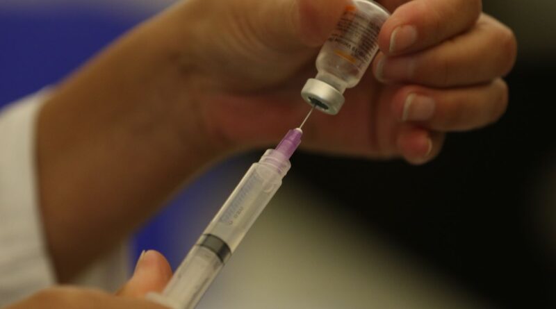 Casos de covid-19 estão em alta no Ceará e no Rio, aponta Fiocruz