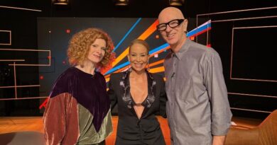 Chris Maksud e Atilio Bari conversam com a atriz Danielle Winits no Persona desta sexta (15)