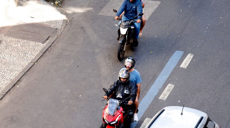 Conheça dez cuidados para uma viagem de moto mais segura