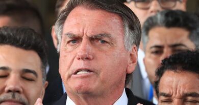 Defesa de Bolsonaro se diz surpreendida com indiciamento