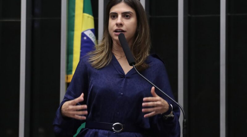 Deputada acusada de agredir Nikolas não entra em lista de denunciados