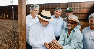 Em discurso no Acre, Lula critica motim de parlamentares da oposição