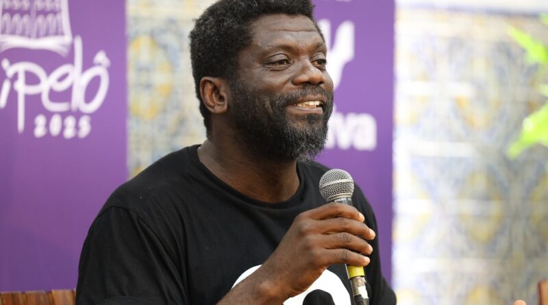 Escritor marfinense compara situação de Gaza com violência colonial