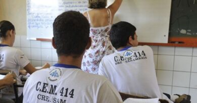 Estudantes do ensino integral têm notas maiores no Enem, diz estudo