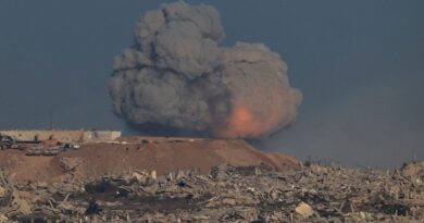 Forças israelenses bombardeiam subúrbios da Cidade de Gaza