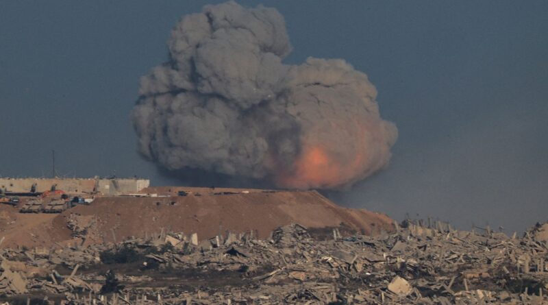 Forças israelenses bombardeiam subúrbios da Cidade de Gaza