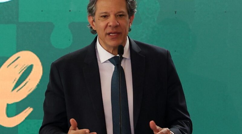 Haddad entrega hoje a Lula plano contra efeitos do tarifaço dos EUA