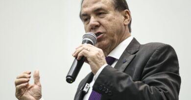 Juro alto preocupa mais que tarifaço, diz Luiz Marinho