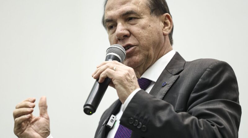 Juro alto preocupa mais que tarifaço, diz Luiz Marinho