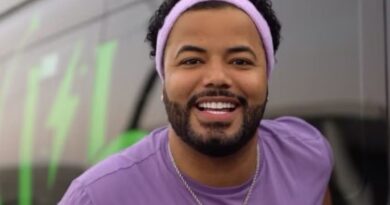 Justiça determina suspensão das redes sociais de Hytalo Santos