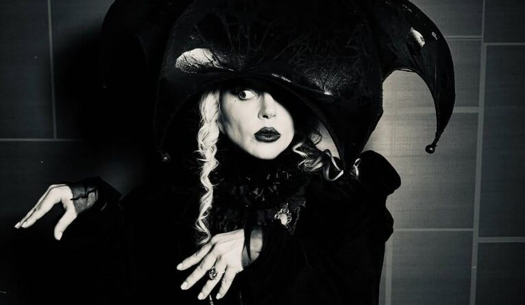 Lady Gaga anuncia data de lançamento da música para “Wandinha”