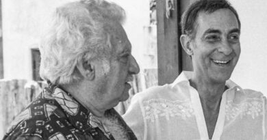 Livro lançado na Flipelô apresenta cartas trocadas entre escritores