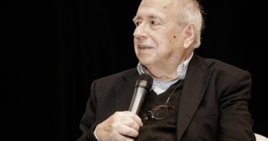 Luis Fernando Veríssimo é internado em UTI de hospital de Porto Alegre