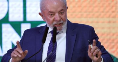 Lula cobra regulamentação de lei sobre economia solidária