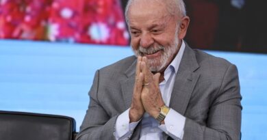 Lula descarta desafiar EUA, mas diz que Brasil não é republiqueta