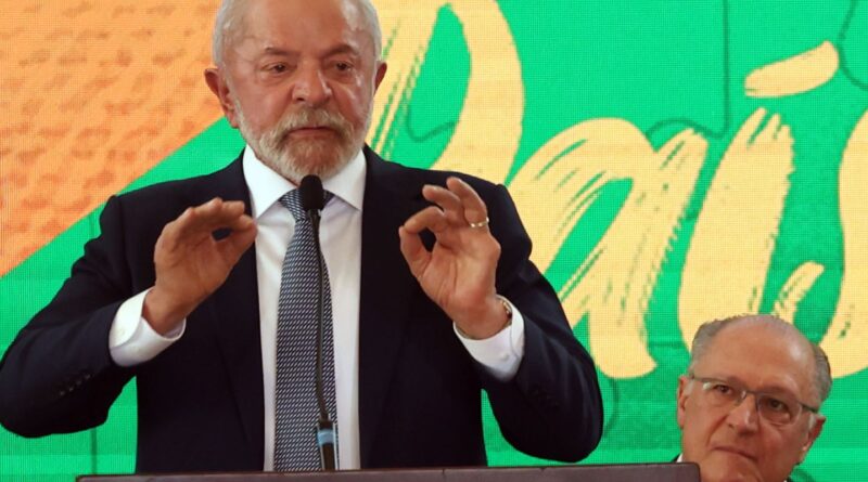 Lula envia na quarta ao Congresso projeto que regula redes sociais