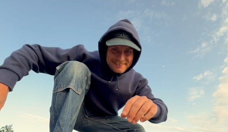 Mac DeMarco anuncia mais shows no Brasil em 2026; veja datas e cidades