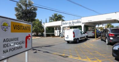 Moraes autoriza Bolsonaro a receber visita de funcionário de cartório