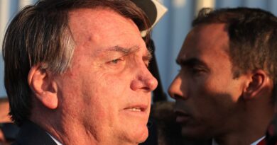 Moraes autoriza Bolsonaro a receber visita de médicos particulares