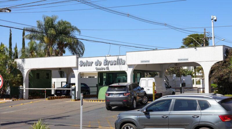 Moraes diz que visitas a Bolsonaro devem ter anuência da defesa