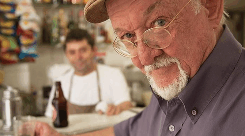 Morre no Rio de Janeiro o cartunista Jaguar, aos 93 anos
