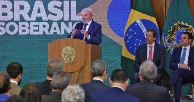 "Mundo está ávido para fazer negociação com o Brasil", afirma Lula