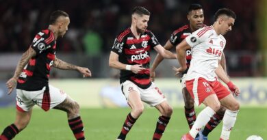 Nacional acompanha duelo final entre Inter e Fla pela Libertadores