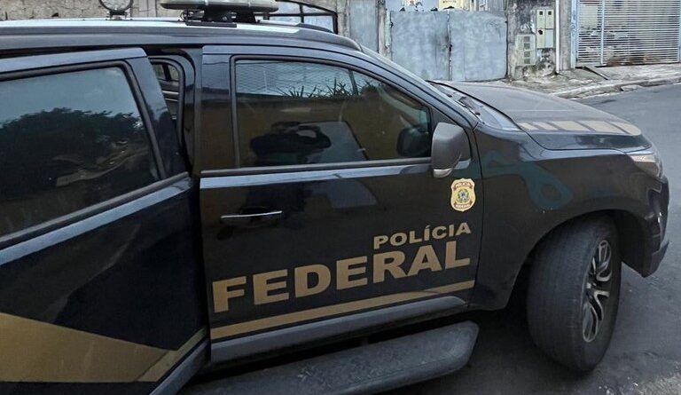 PF cumpre mandados de busca a apreensão na residência de Jair Bolsonaro após violar restrições impostas pelo STF – Portal Momento