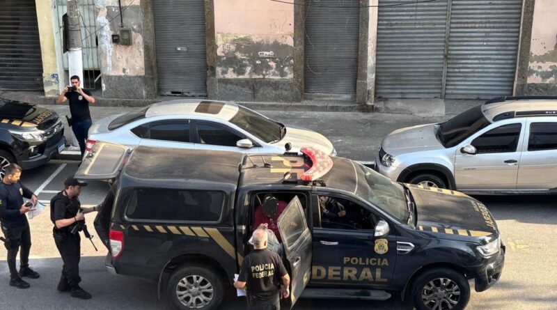 PF prende 14 pessoas de quadrilha que criou 330 empresas de fachada