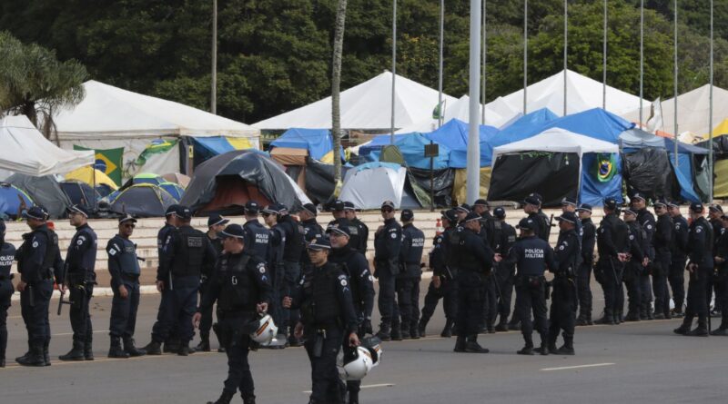 PGR denuncia casal que arrecadou R$ 1 milhão para acampamento golpista